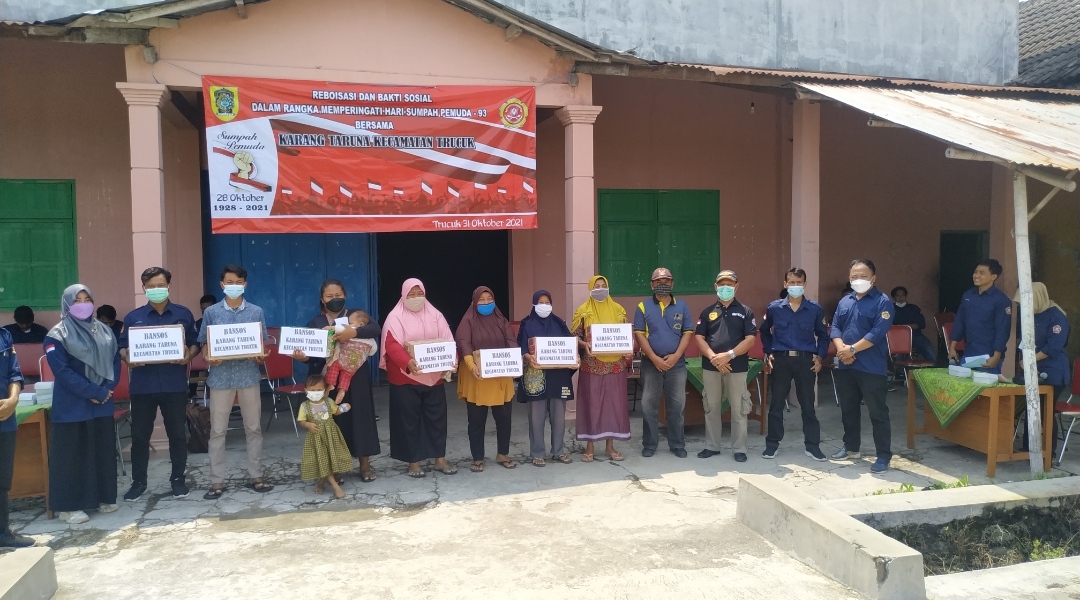 BAKTI SOSIAL KARANG TARUNA KECAMATAN TRUCUK DI DESA SABRANGLOR