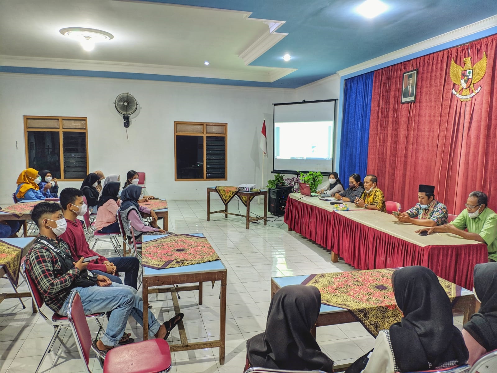 POSYANDU REMAJA DESA KARANGDOWO, PELAYANAN KESEHATAN UNIK UNTUK DAN OLEH REMAJA