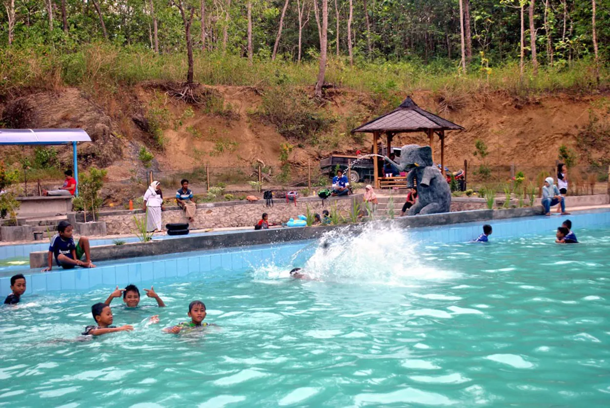 Pembangunan Kolam Renang