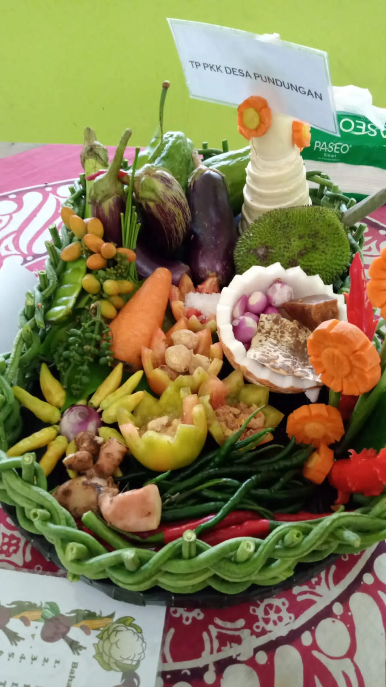 PKK Desa Pundungan Juara I lomba menata sayur  Lodeh