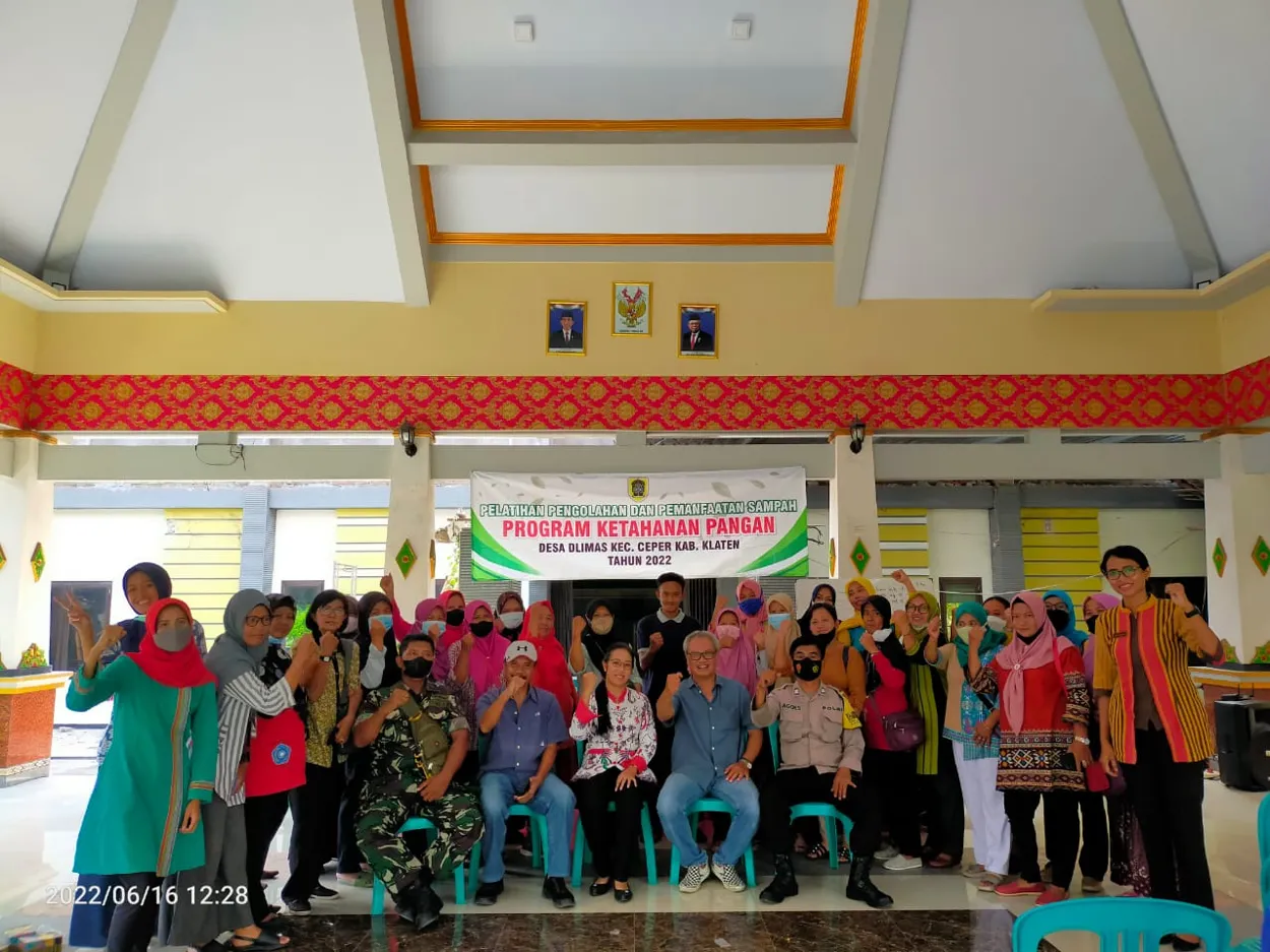 PELATIHAN PENGOLAHAN DAN PEMANFAATAN SAMPAH