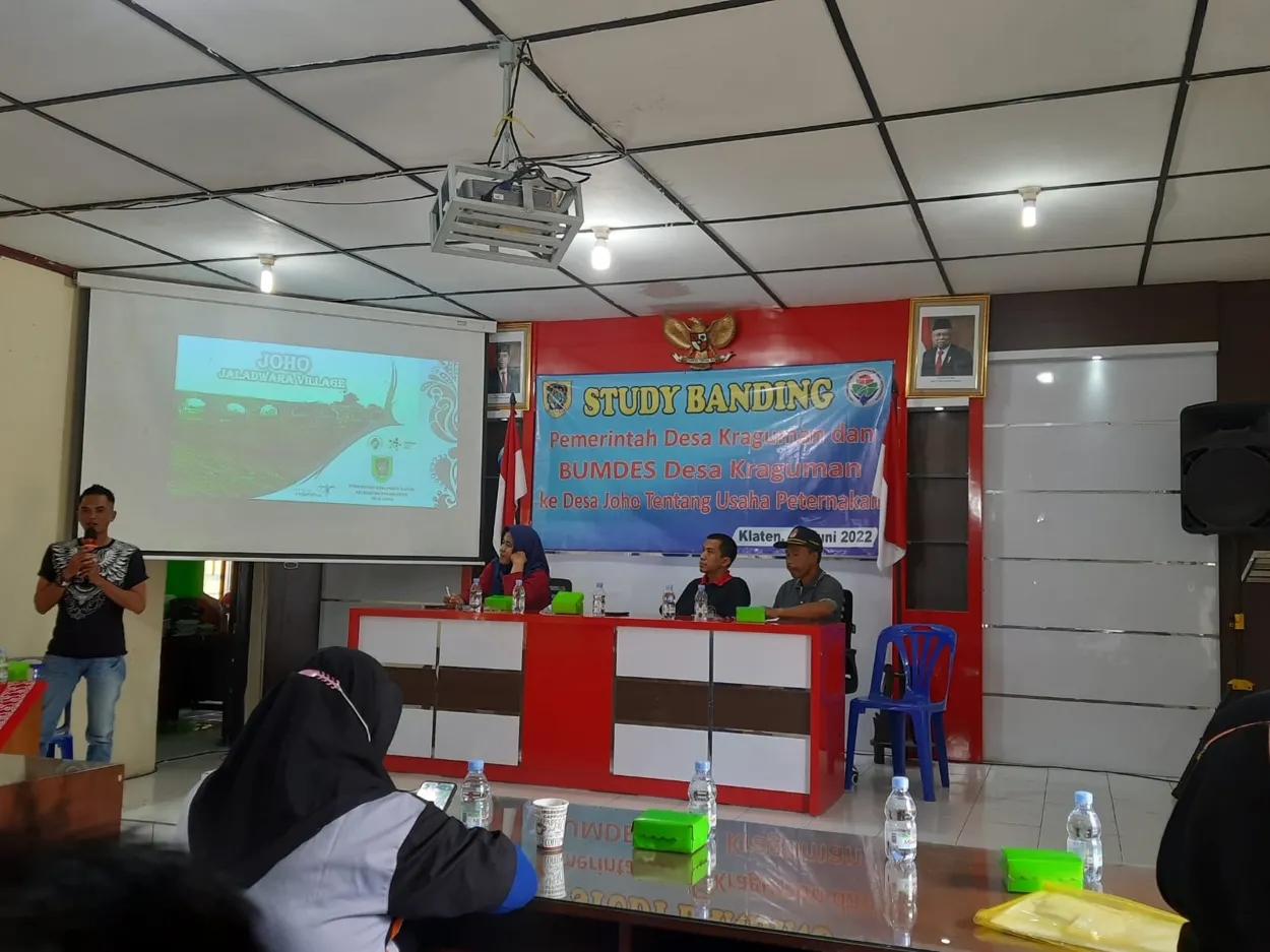Studi banding Pemdes Kraguman ke Desa Joho