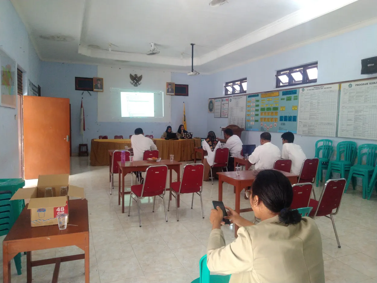 Pelatihan Chanel Youtube & Ms. Excel - oleh KKN UGM