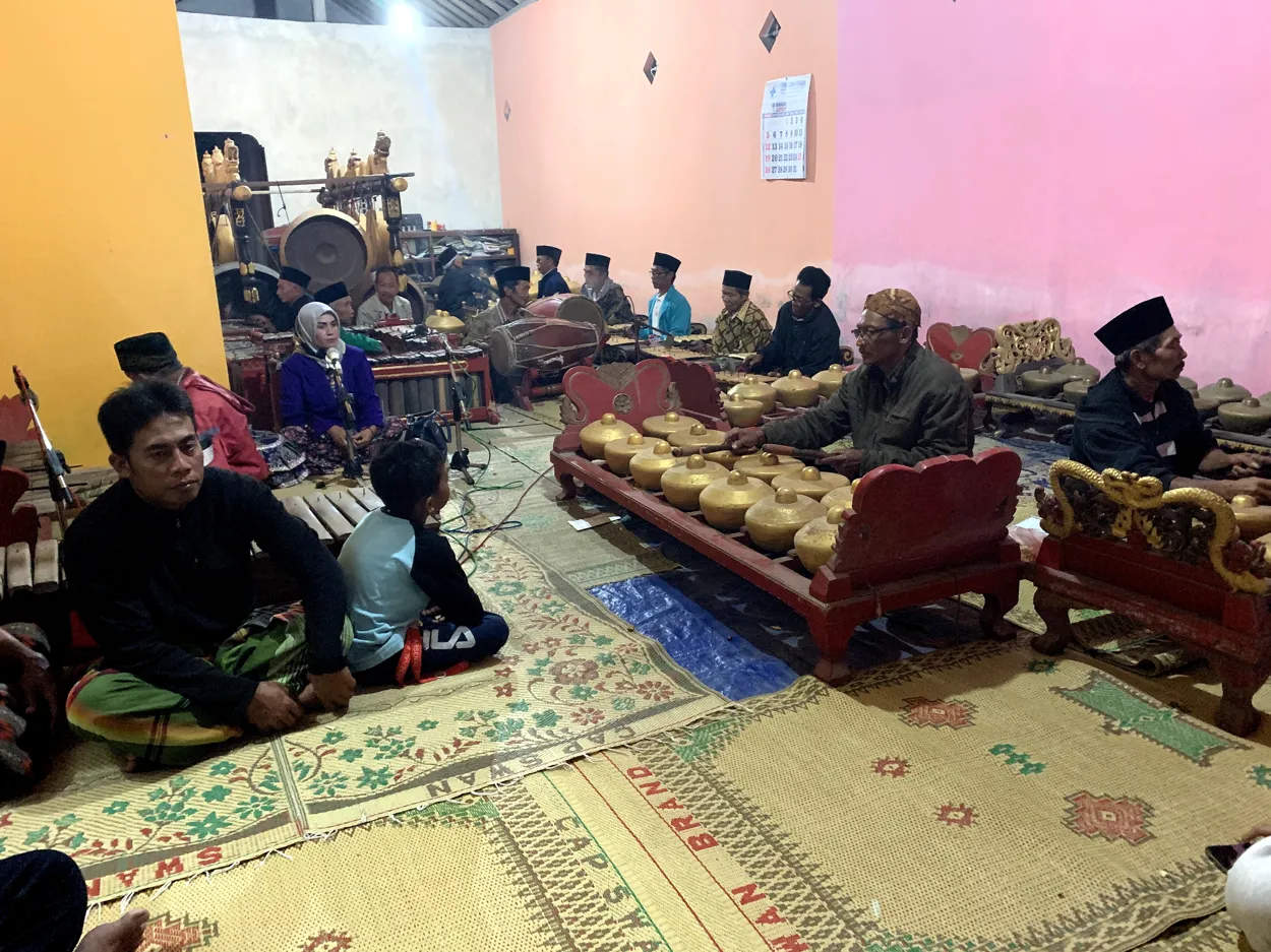 KESENIAN KARAWITAN DI DESA NGEMPLAK