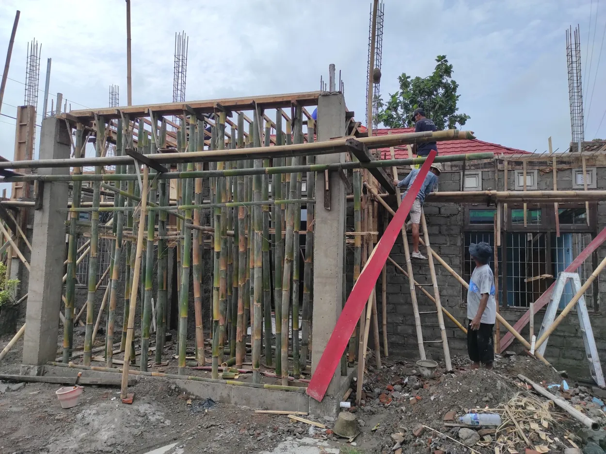 Dapat Anggaran dari Provinsi, Pemdes Plawikan Rehab Kantor Desa