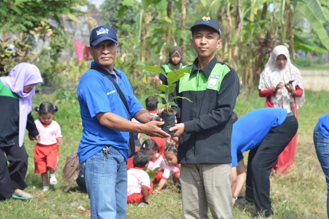 KKN UNNES 2018 : Penanaman Pohon