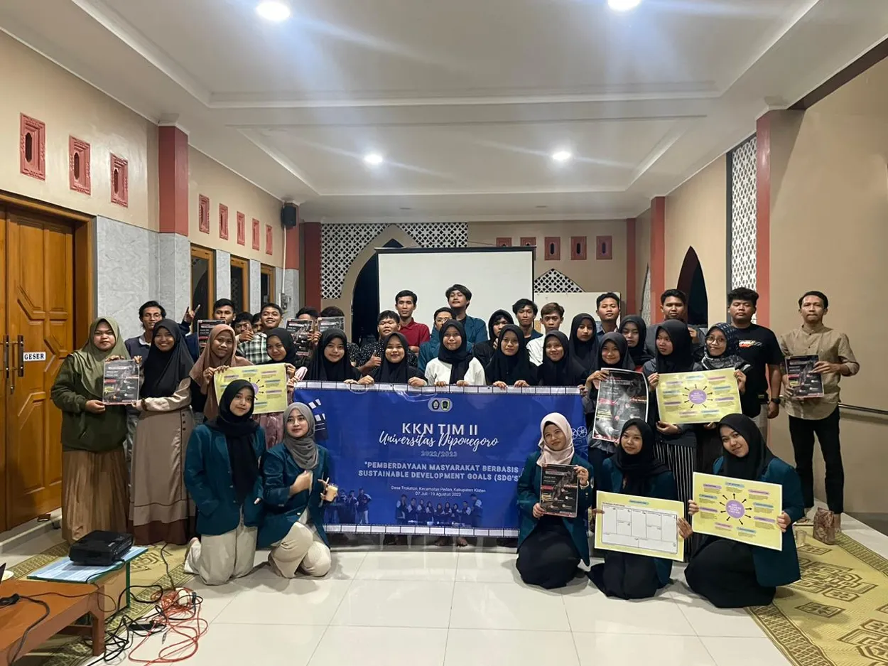 Mahasiswa KKN Undip Menggelar Ajang Edukatif di Rapat Karang Taruna Dukuh Keron