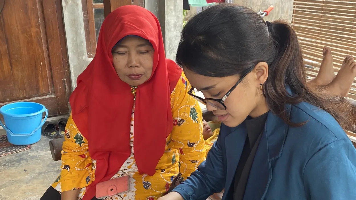 Misi Gemilang Mahasiswi Hukum Diponegoro: Memasifkan Perizinan UMKM di Desa Kajen!