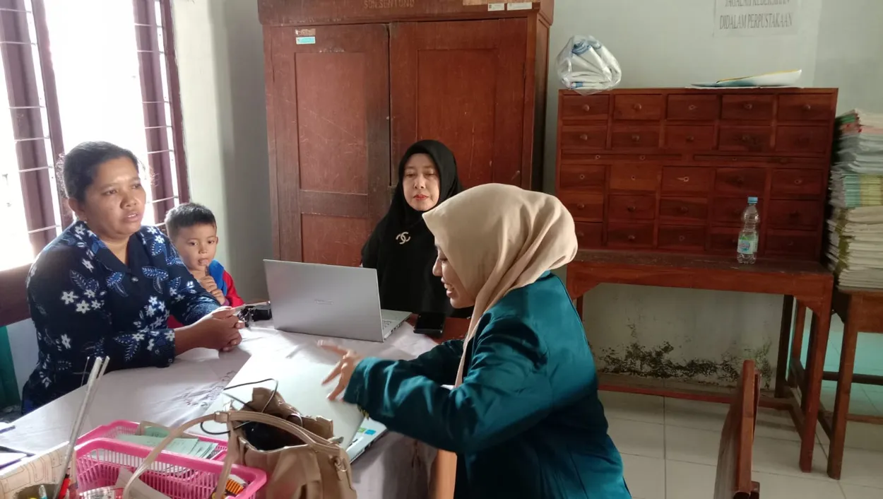 Pelatihan Ms. Office untuk Para Guru di SDN 1 Sentono