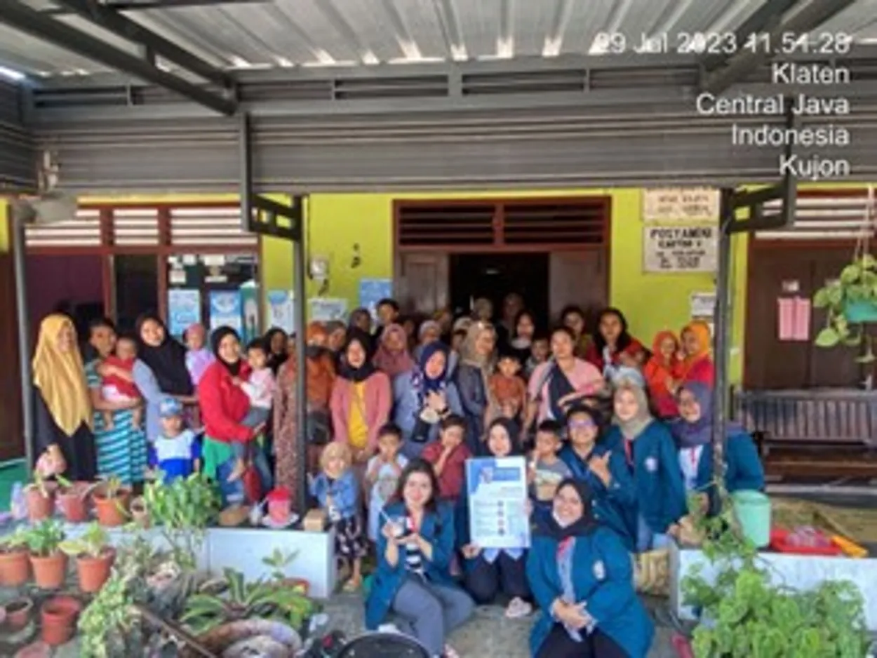 Mahasiswa TIM II  KKN UNDIP Ajak Ibu-ibu Memilih Ikan Segar dan Membuat Nugget Ikan