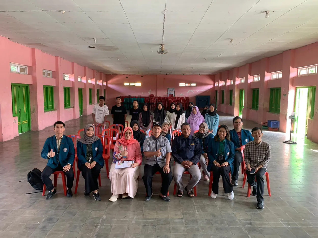 Mahasiswa KKN Undip Berikan Tips Menjadi Content Creator bagi Remaja Desa Meger