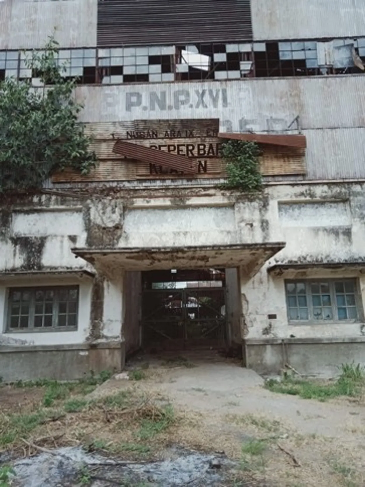 MAHASISWA KKN UNDIP MENULIS SEJARAH MENGENAI PABRIK GULA DI DESA CEPER