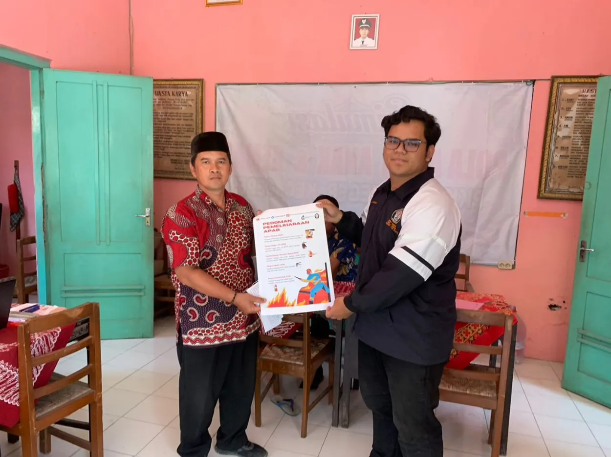 Optimalkan Kesiapsiagaan: Mahasiswa KKN Tim II Undip Membuat SOP Pemeliharaan APAR