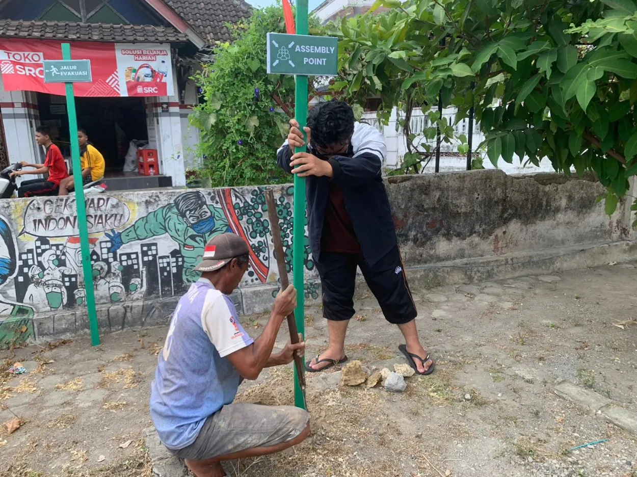 Ciptakan Jalur Evakuasi: Mahasiswa UNDIP dan Masyarakat Berkolaborasi
