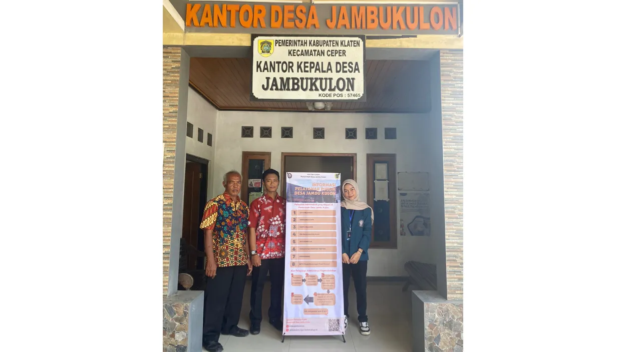 DORONG GOOD GOVERNANCE, MAHASISWA KKN UNDIP PERKUAT INFORMASI PELAYANAN PUBLIK DESA JAMBU KULON