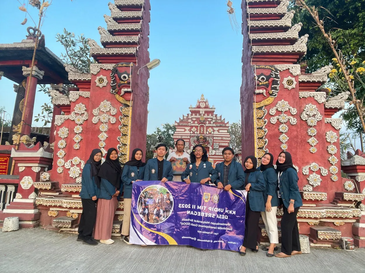 KKN UNDIP TIM II 2023 “eksiskan” Pura Pucang Sari  Sebagai Objek Wisata