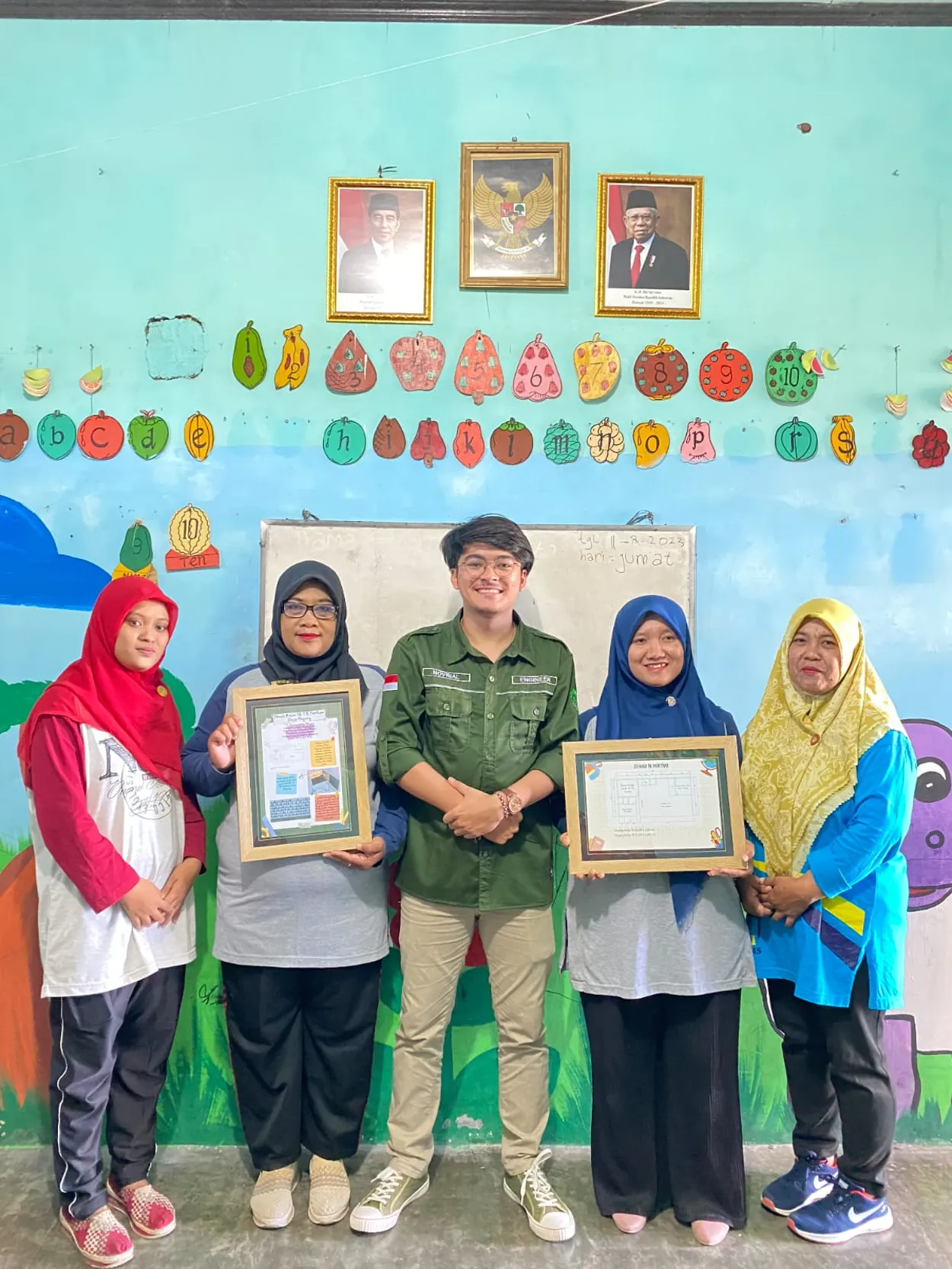 VERTICAL GREEN GARDEN DAN PROFIL TK PERTIWI DESA POGUNG