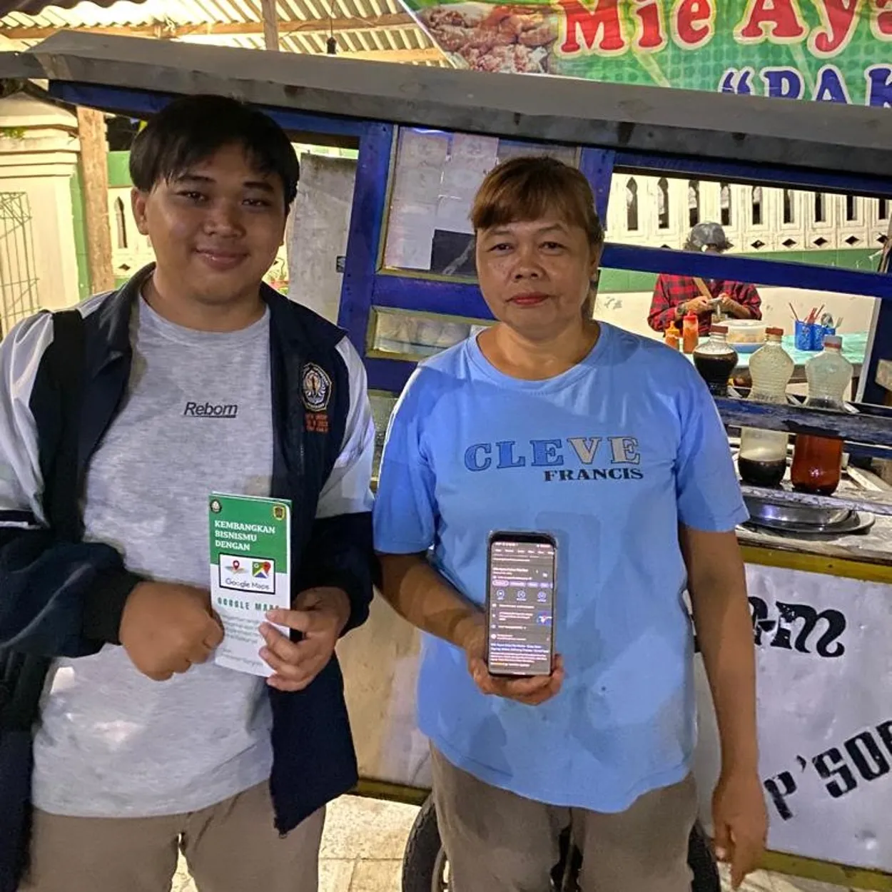 UMKM Digital! Mahasiswa KKN TIM II Undip Membantu UMKM Kembangkan Bisnisnya dengan Titik Google Maps