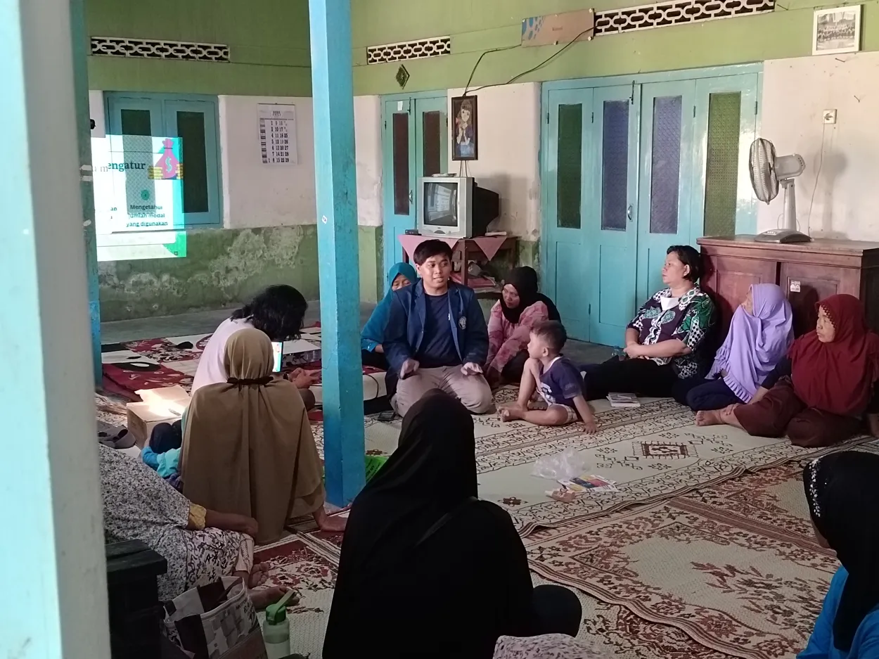 Mahasiswa KKN TIM II Undip Membantu UMKM dengan Sosialisasi Manajemen Keuangan