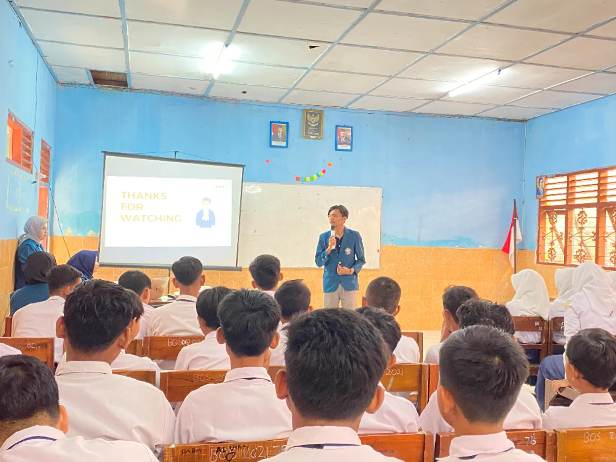 Demi Menekan Angka Kecelakaan Pada Remaja: KKN Tim 2 Undip mengadakan Sosialisasi Safety Riding
