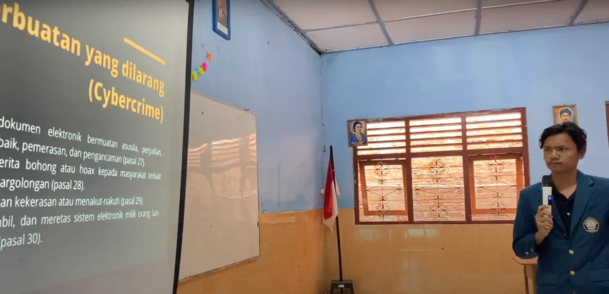 KKN Tim 2 UNDIP Mengadakan Edukasi Tentang Etika Bersosial Media dan Kejahatan Siber dalam UU ITE