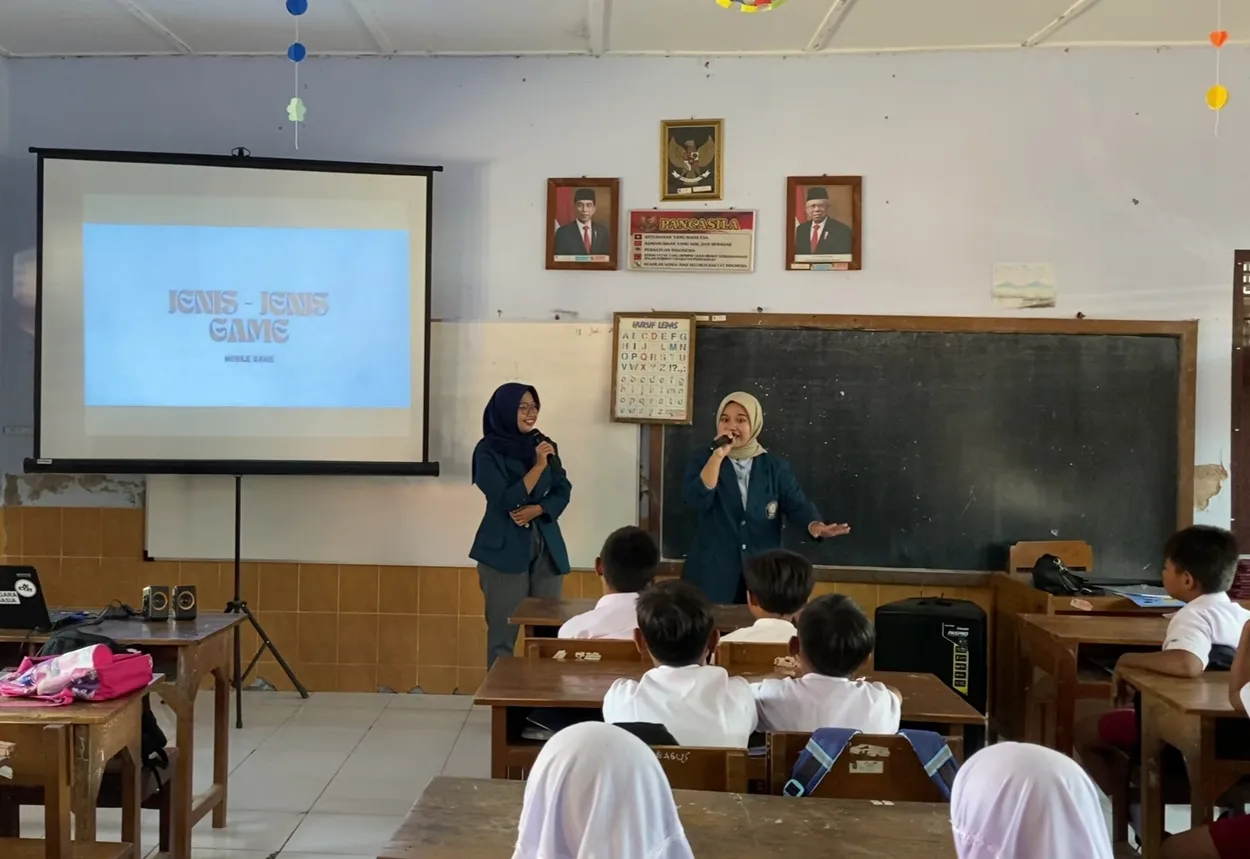 Kecanduan Game: Mahasiswa TIM II KKN Undip Lakukan Penyuluhan Bahaya Mobile Game Addiction