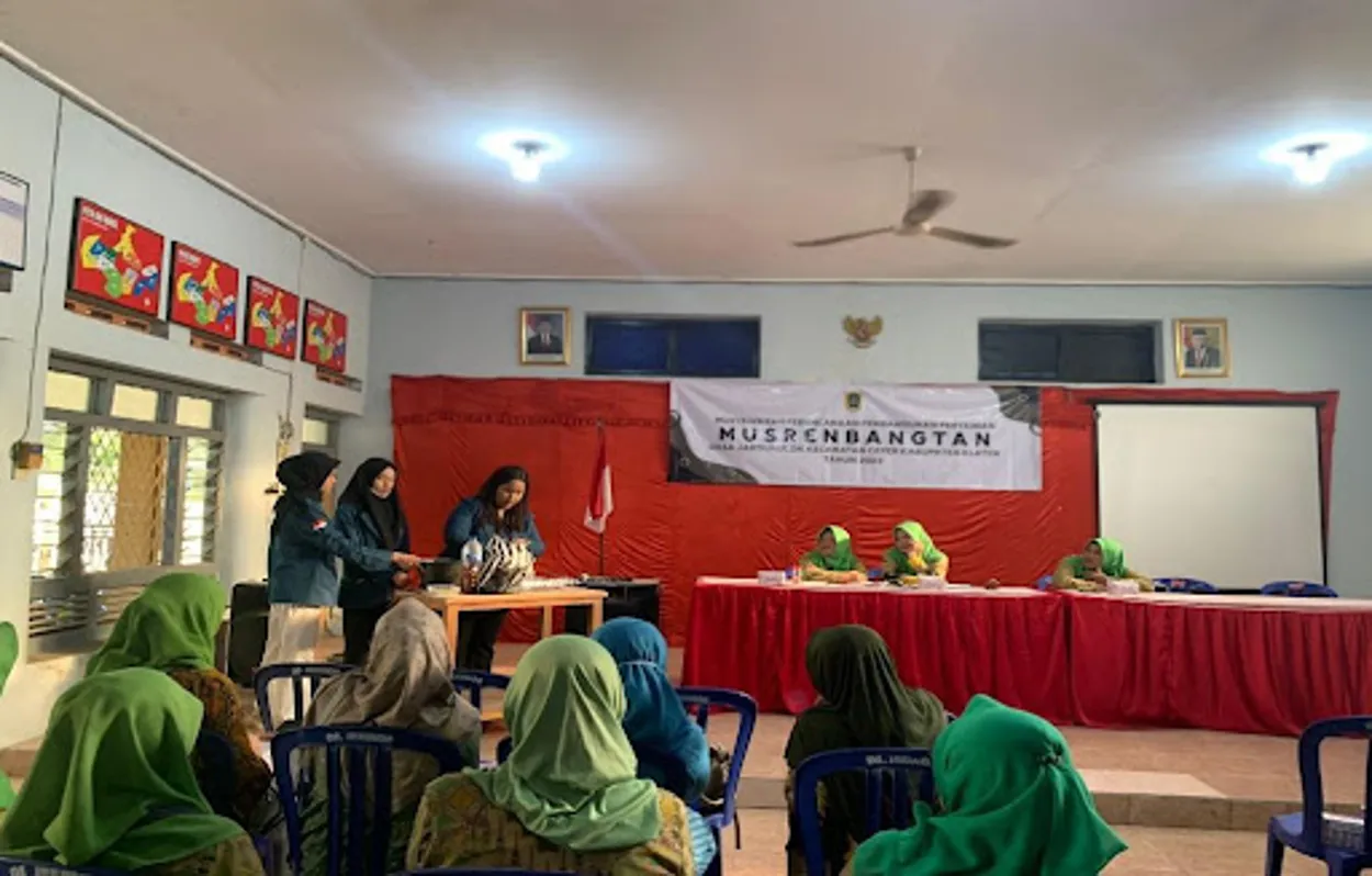 Pemanfaatan Jerami Padi: Pembuatan Pupuk Organik  Oleh Mahasiswa KKN Tim II Undip