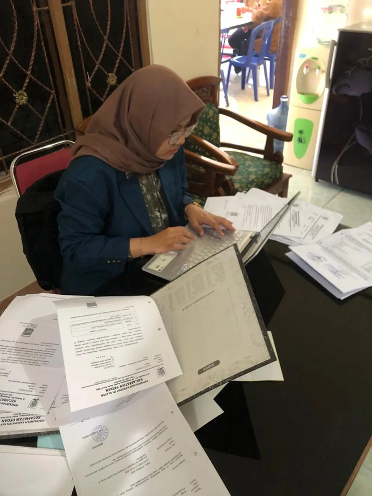 Mahasiswa KKN TIM II UNDIP Lakukan Pendampingan Pembuatan Daftar Arsip