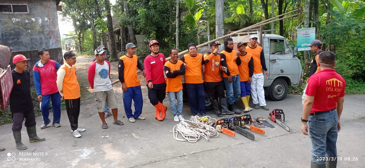 Meneruskan Semangat Gotong Royong: Relawan Desa Joho dalam Kegiatan Lanjutan PRB